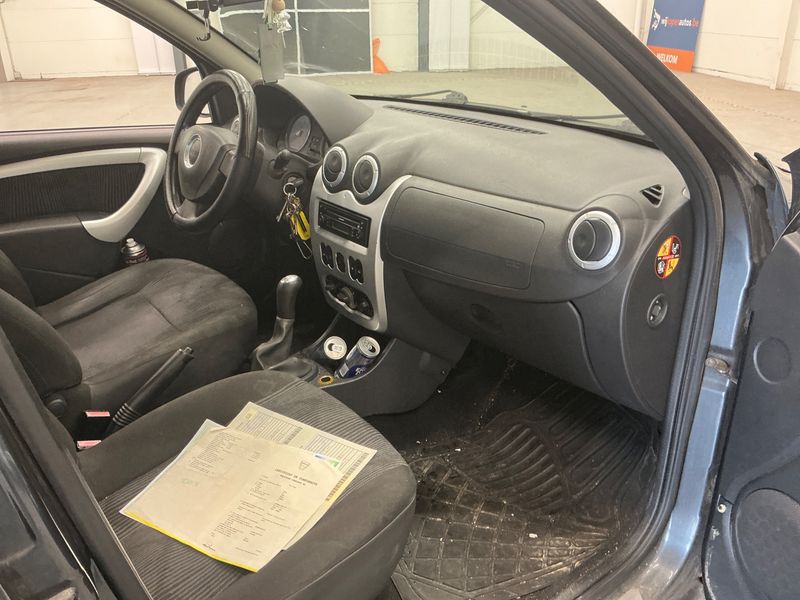 Dacia Sandero 1.2 Laureate 2011 – снимка 3