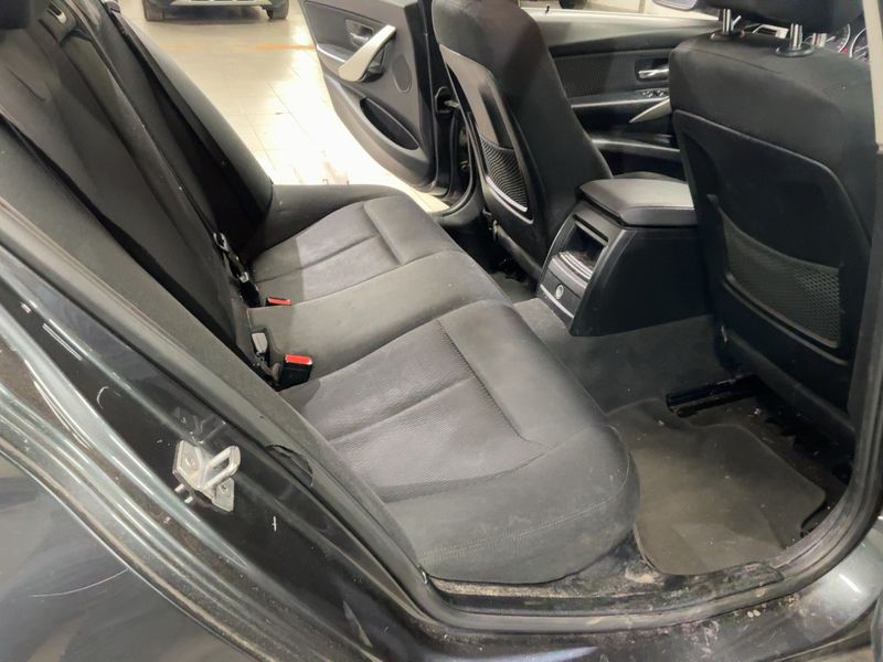 BMW 3er 318d Lounge 2017 – снимка 14
