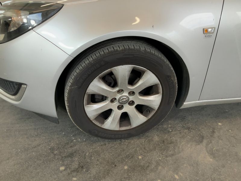 Opel Insignia Sports Tourer 1.6 CDTI DPF Edition 2017 – снимка 3