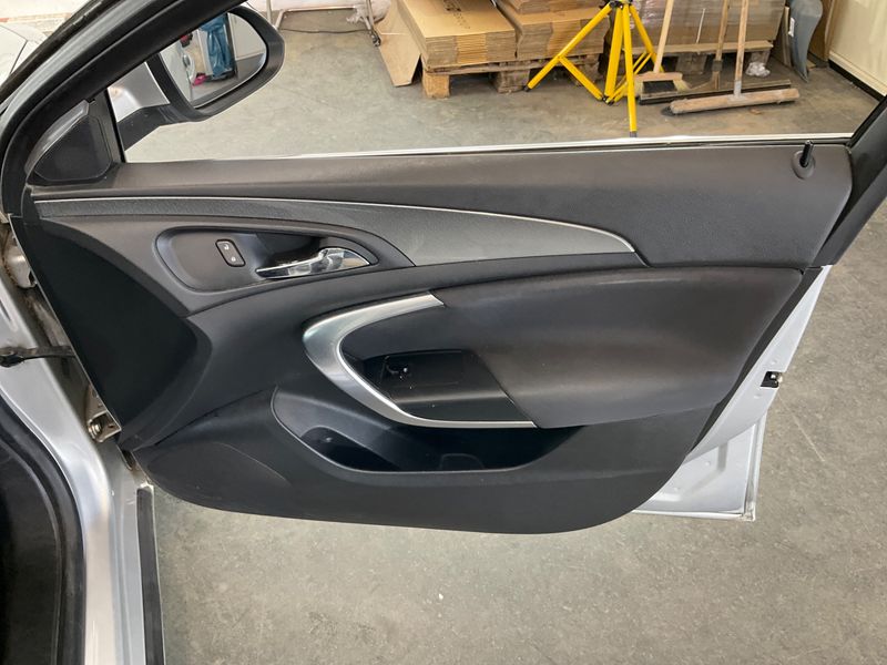 Opel Insignia Sports Tourer 1.6 CDTI DPF Edition 2017 – снимка 23
