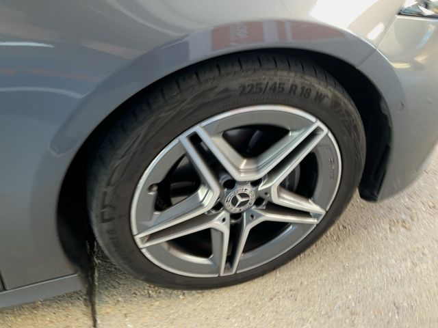 Mercedes-Benz A-Klasse A 200 d AMG Line 2023 – снимка 11