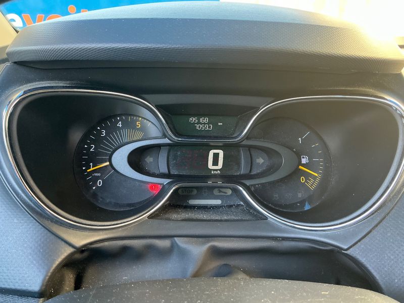 Renault Captur 1.5 dCi Energy Business Eco2 2015 – снимка 18