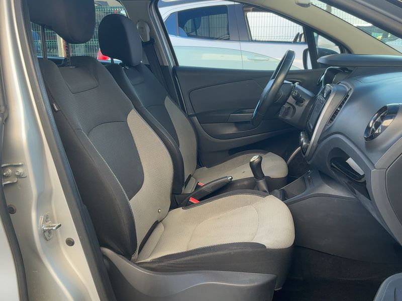 Renault Captur 1.5 dCi Energy Business Eco2 2015 – снимка 16