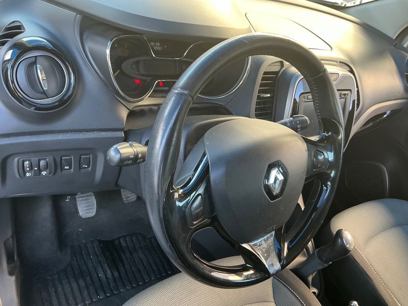 Renault Captur 1.5 dCi Energy Business Eco2 2015 – снимка 24