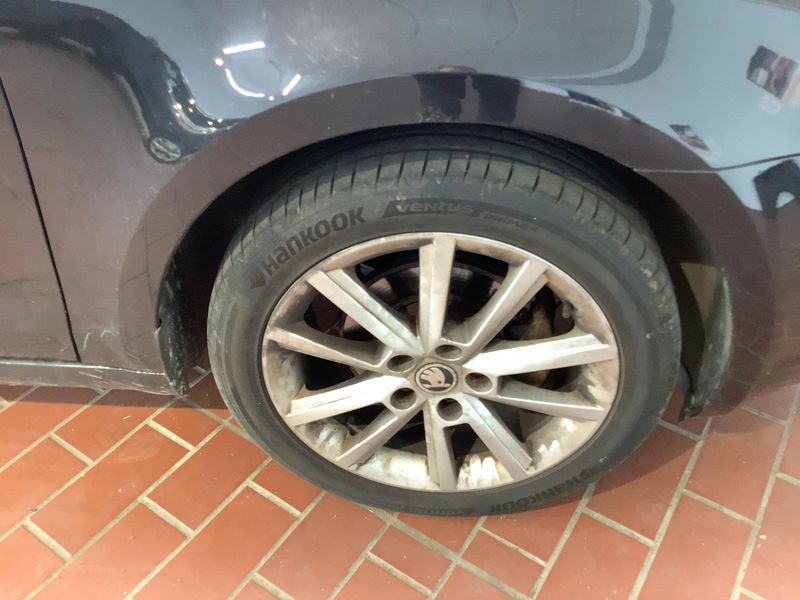 Skoda Octavia 2.0 TDI Elegance 2014 – снимка 11