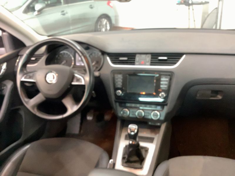 Skoda Octavia 2.0 TDI Elegance 2014 – снимка 18