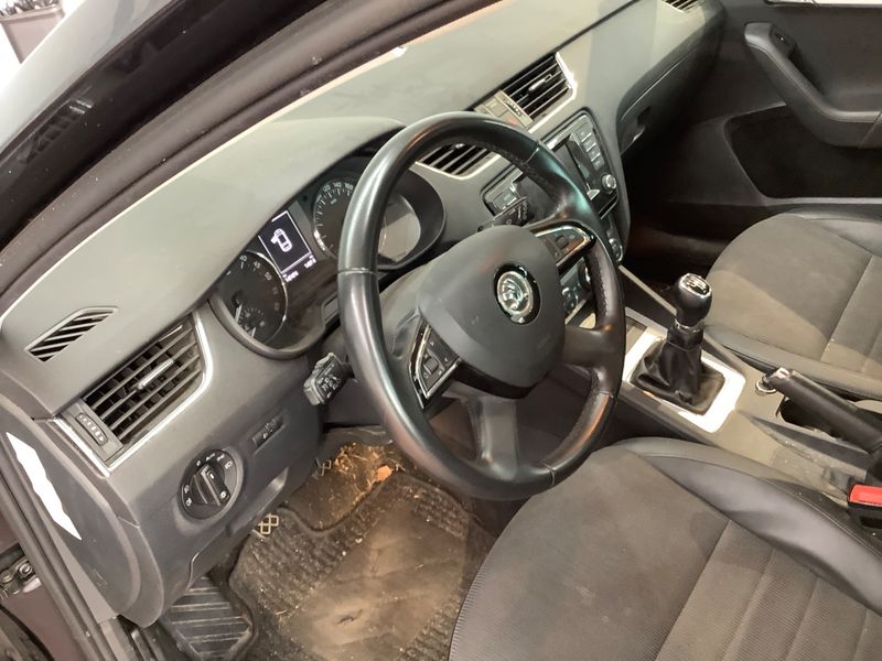 Skoda Octavia 2.0 TDI Elegance 2014 – снимка 39