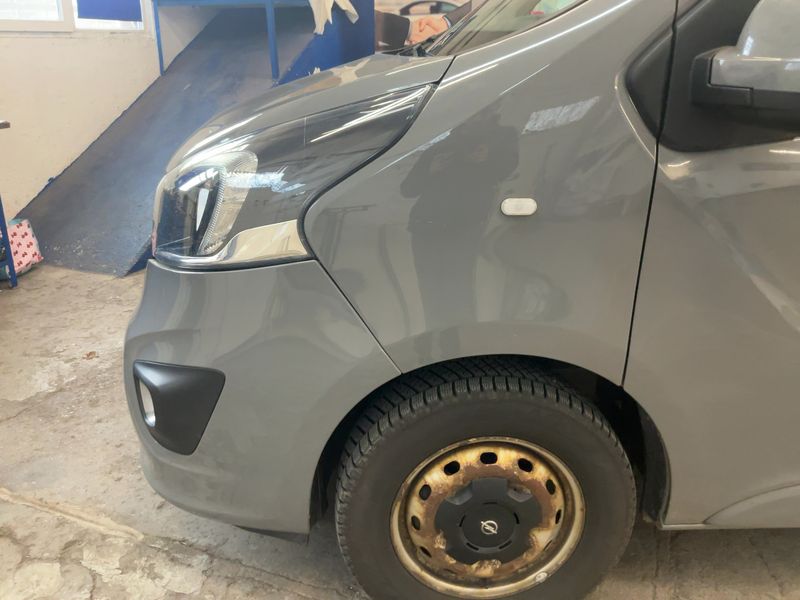 Opel Vivaro 1.6 CDTI Biturbo Combi L1H1 2,7t 2015 – снимка 2