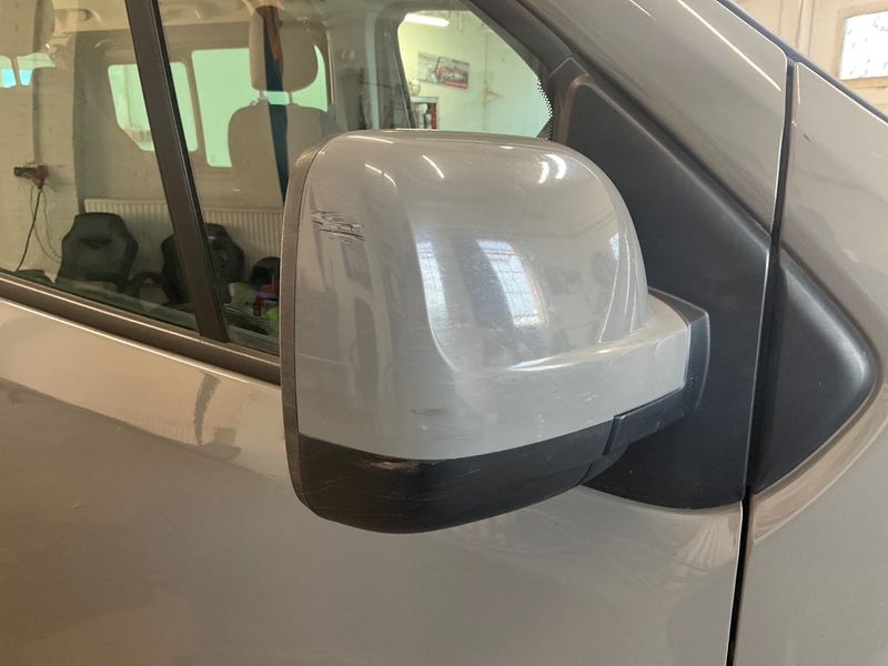 Opel Vivaro 1.6 CDTI Biturbo Combi L1H1 2,7t 2015 – снимка 26
