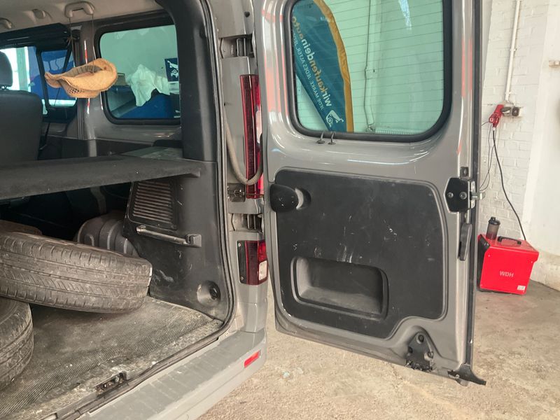 Opel Vivaro 1.6 CDTI Biturbo Combi L1H1 2,7t 2015 – снимка 35