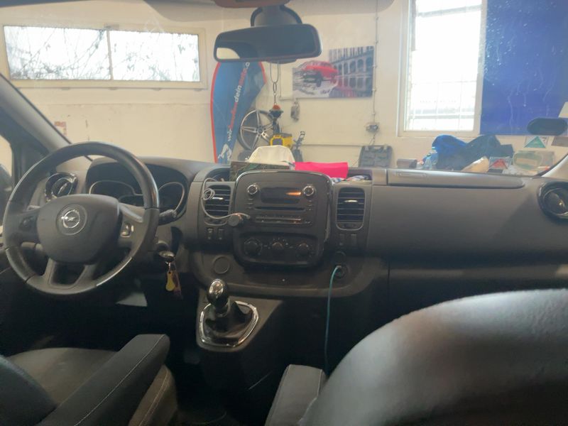 Opel Vivaro 1.6 CDTI Biturbo Combi L1H1 2,7t 2015 – снимка 18