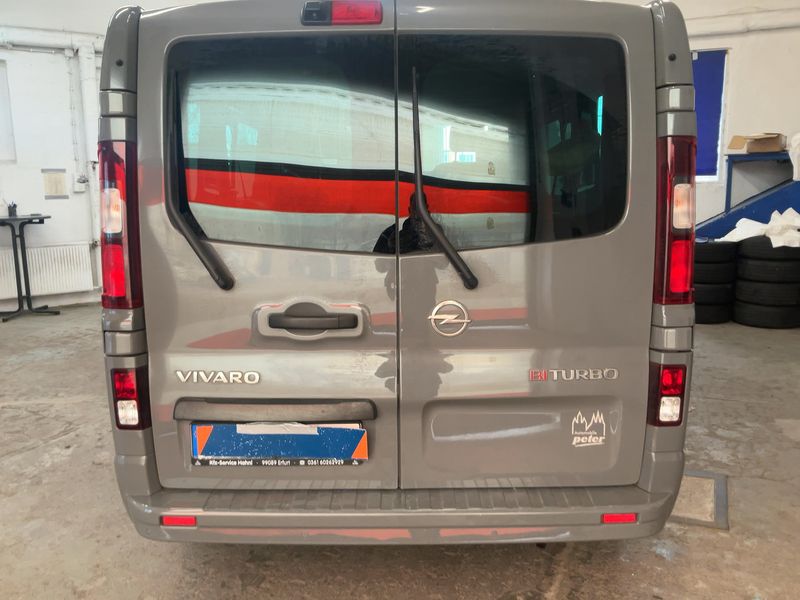 Opel Vivaro 1.6 CDTI Biturbo Combi L1H1 2,7t 2015 – снимка 7