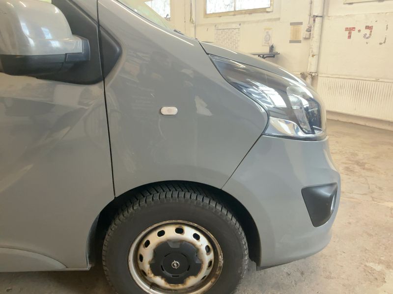 Opel Vivaro 1.6 CDTI Biturbo Combi L1H1 2,7t 2015 – снимка 12