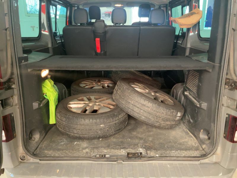 Opel Vivaro 1.6 CDTI Biturbo Combi L1H1 2,7t 2015 – снимка 16
