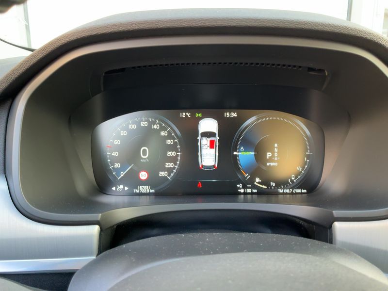 Volvo V90 2.0 T8 Plug-in Hybrid Momentum AWD 2020 – снимка 19