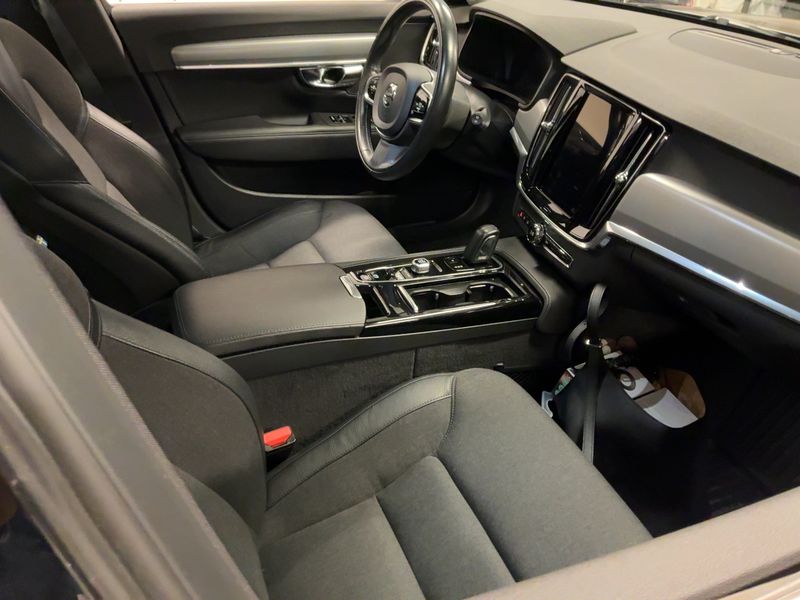Volvo V90 2.0 T8 Plug-in Hybrid Momentum AWD 2020 – снимка 17