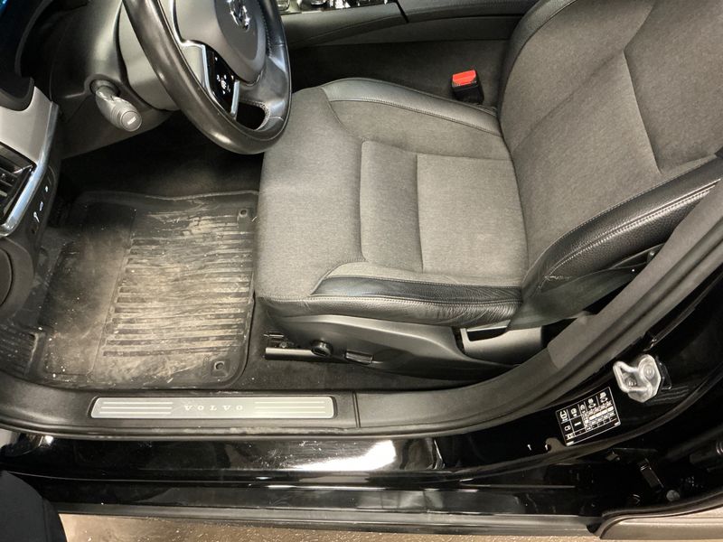 Volvo V90 2.0 T8 Plug-in Hybrid Momentum AWD 2020 – снимка 23