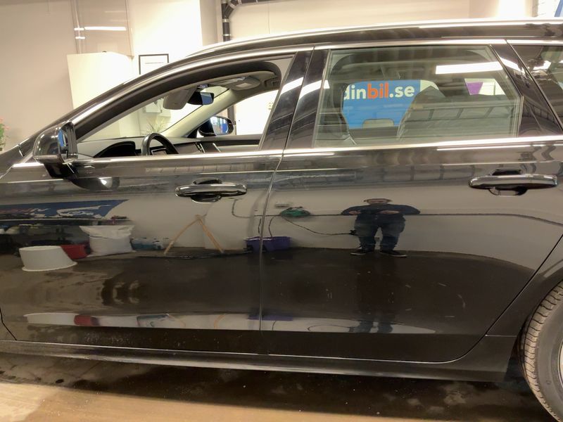 Volvo V90 2.0 T8 Plug-in Hybrid Momentum AWD 2020 – снимка 4