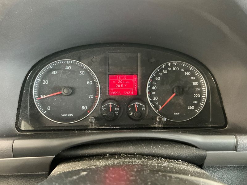 Volkswagen Touran 1.4 TSI Trendline 2010 – снимка 19