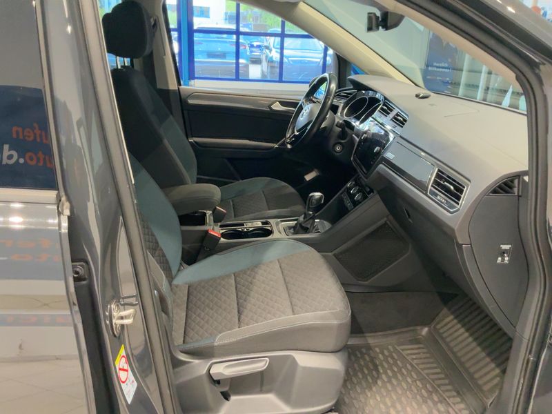 Volkswagen Touran 2.0 TDI IQ.DRIVE 2019 – снимка 17