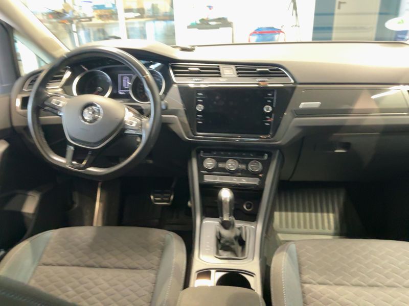 Volkswagen Touran 2.0 TDI IQ.DRIVE 2019 – снимка 18