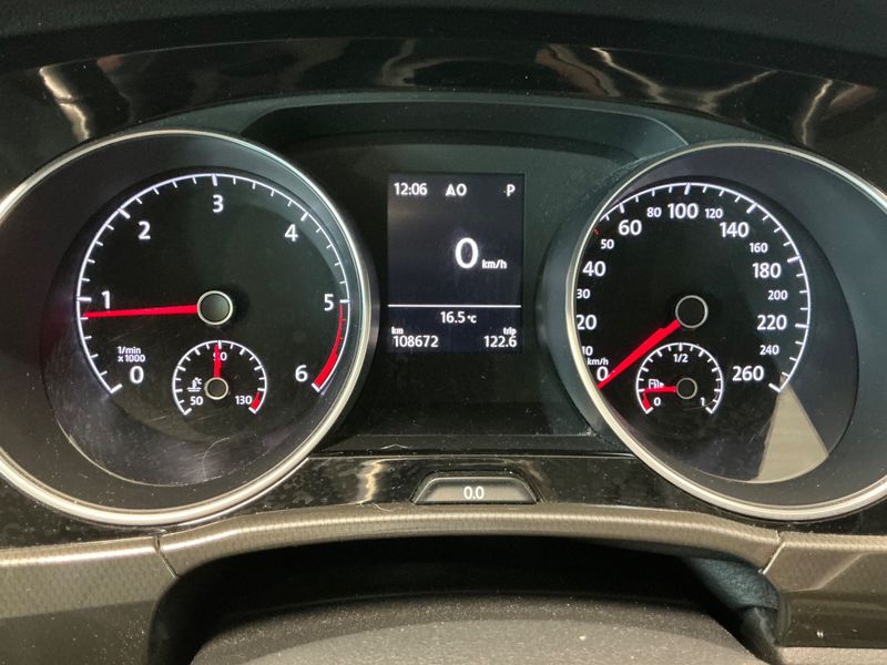 Volkswagen Touran 2.0 TDI IQ.DRIVE 2019 – снимка 19