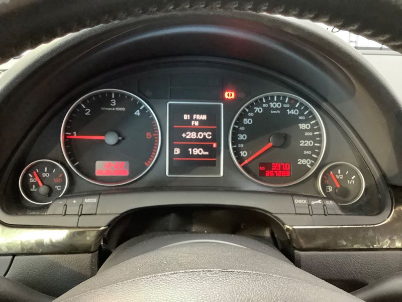 Audi A4 1.9 TDI 2007 – снимка 4