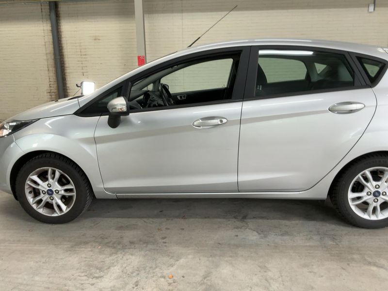 Ford Fiesta 1.0 SYNC Edition 2015 – снимка 4