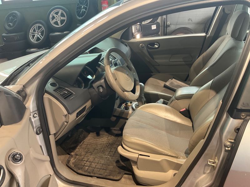 Renault Megane 1.6 Privilege 2005 – снимка 3