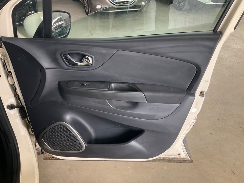 Renault Captur 1.5 dCi Energy Zen 2013 – снимка 36
