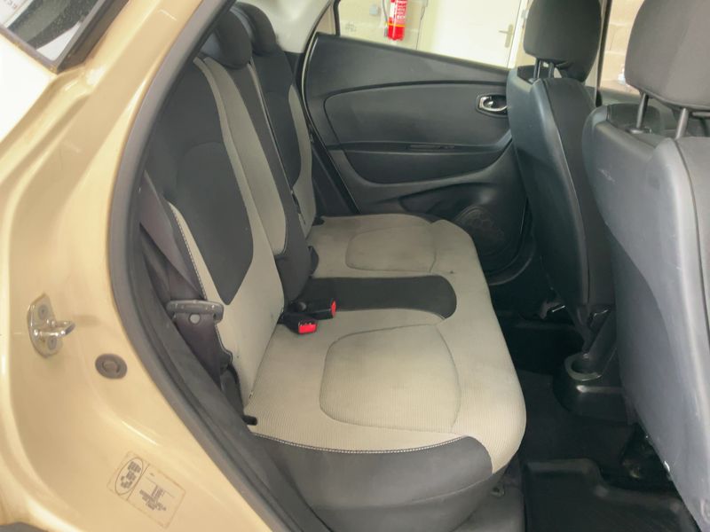 Renault Captur 1.5 dCi Energy Zen 2013 – снимка 19