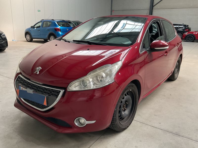 Peugeot 208 1.4 HDi Allure 2012 – снимка 1