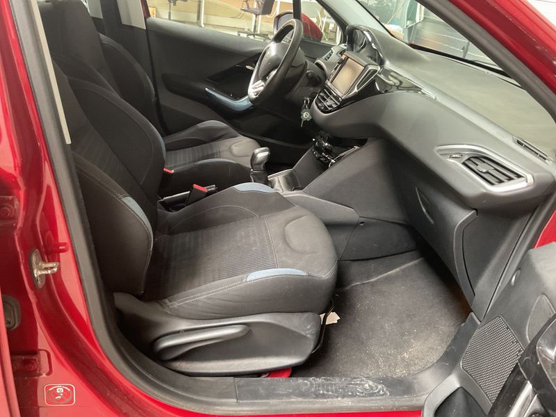 Peugeot 208 1.4 HDi Allure 2012 – снимка 3
