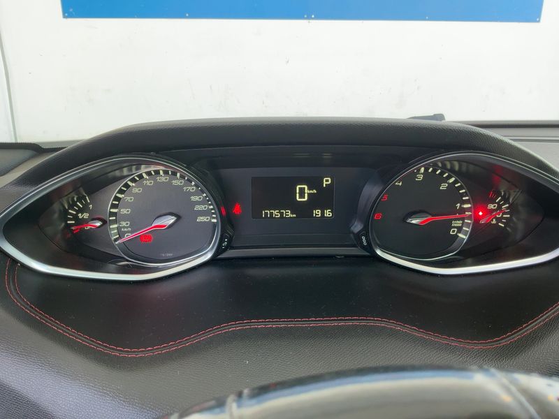 Peugeot 308 2.0 Blue-HDi Allure 2015 – снимка 18