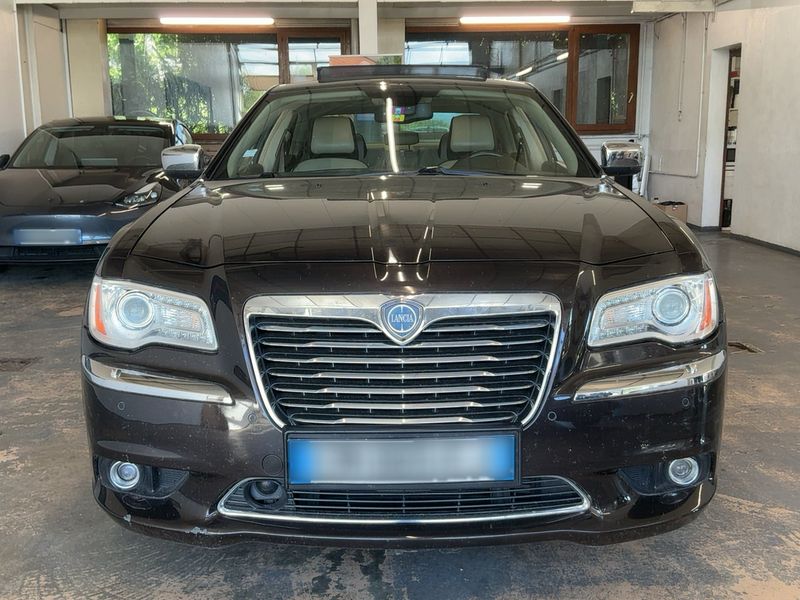 Lancia Thema 3.0 V6 CRD Executive 2012 – снимка 14