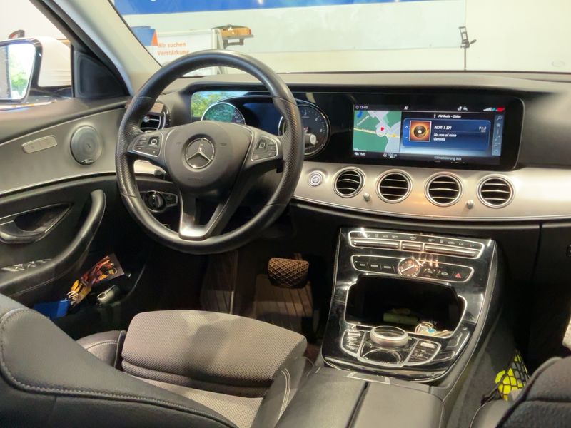 Mercedes-Benz E-Klasse E 220 d T 4Matic Avantgarde 2018 – снимка 17