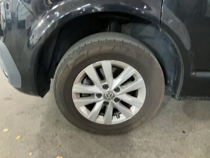 Volkswagen T6 Caravelle 2.0 TDI Trendline lang FWD 2021 – снимка 3