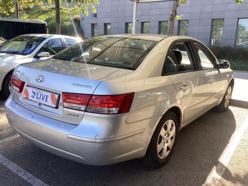 Hyundai Sonata 2.0 CRDi Classic 2009 – снимка 2