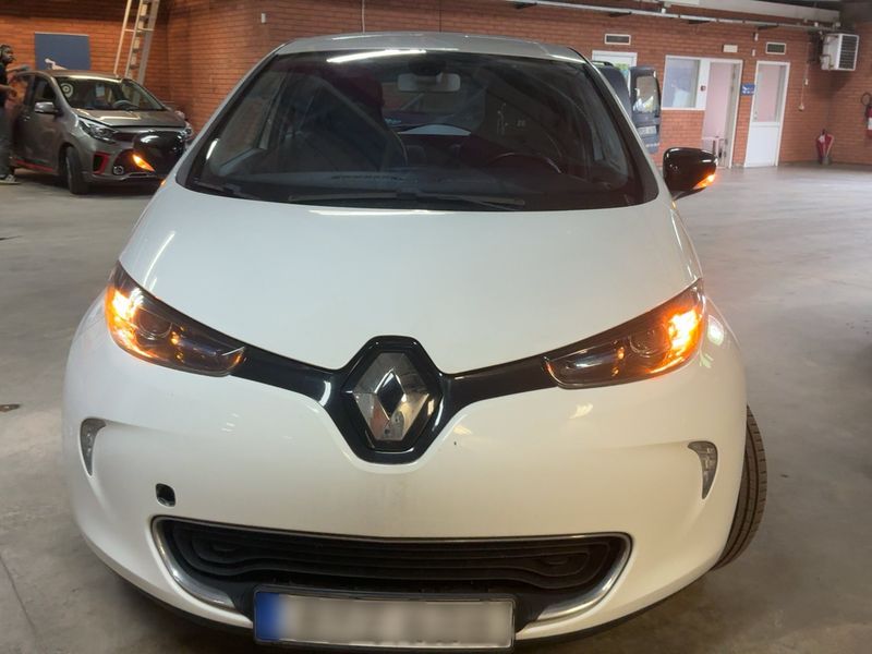 Renault Zoe electric drive 43 kW Intens 2015 – снимка 14
