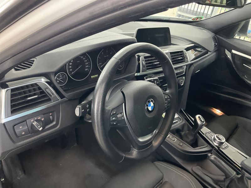 BMW 3er 318d Sport Line 2018 – снимка 27