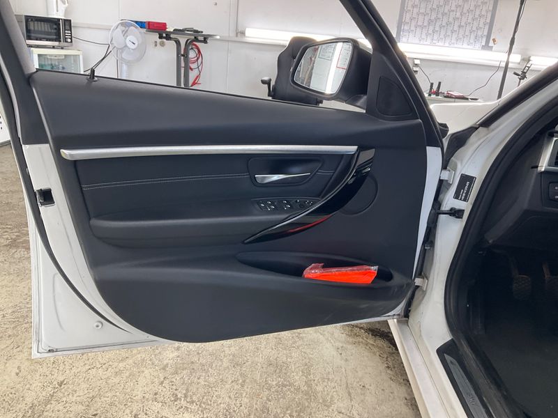 BMW 3er 318d Sport Line 2018 – снимка 28
