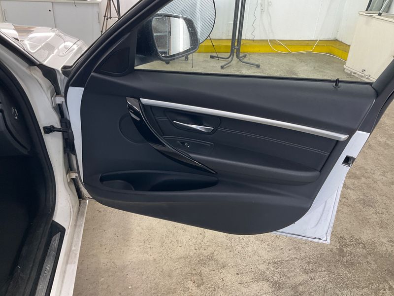 BMW 3er 318d Sport Line 2018 – снимка 31