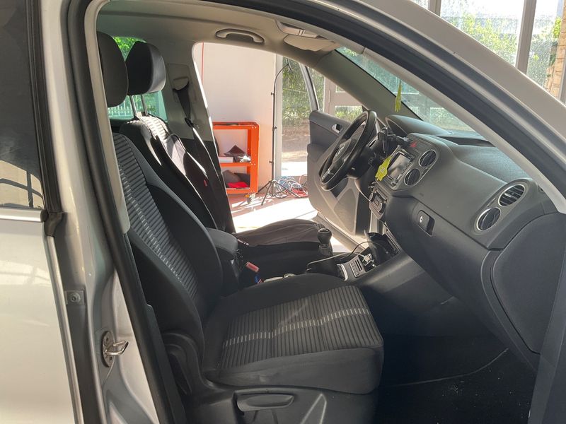 Volkswagen Tiguan 2.0 TDI Sport & Style 4Motion 2011 – снимка 3