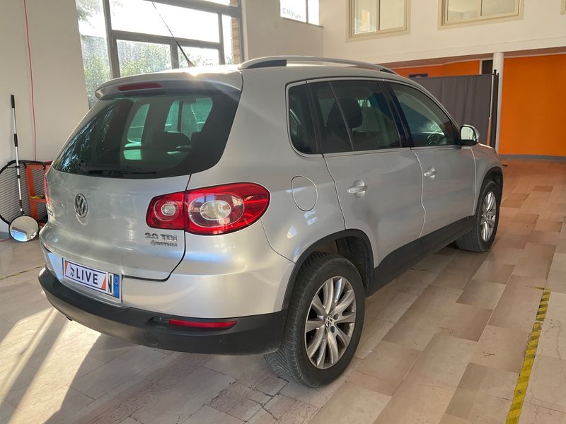 Volkswagen Tiguan 2.0 TDI Sport & Style 4Motion 2011 – снимка 2