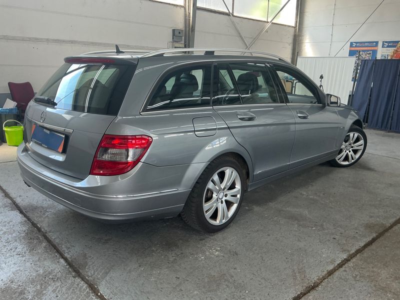Mercedes-Benz C-Klasse C 200 CDI T BlueEfficiency Avantgarde 2010 – снимка 2