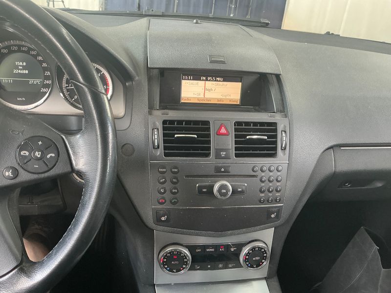 Mercedes-Benz C-Klasse C 200 CDI T BlueEfficiency Avantgarde 2010 – снимка 3