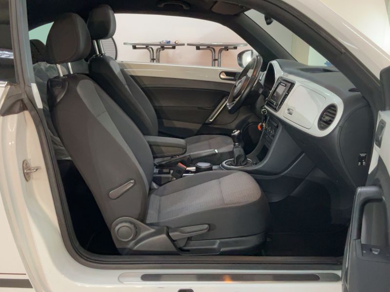 Volkswagen Beetle 1.2 TSI Design BlueMotion Tech 2015 – снимка 17