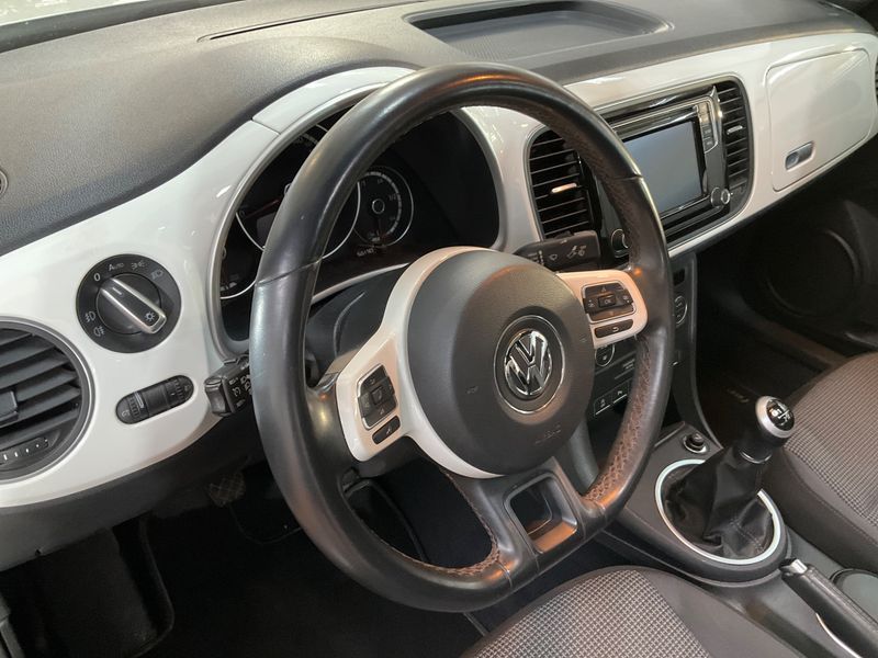Volkswagen Beetle 1.2 TSI Design BlueMotion Tech 2015 – снимка 23