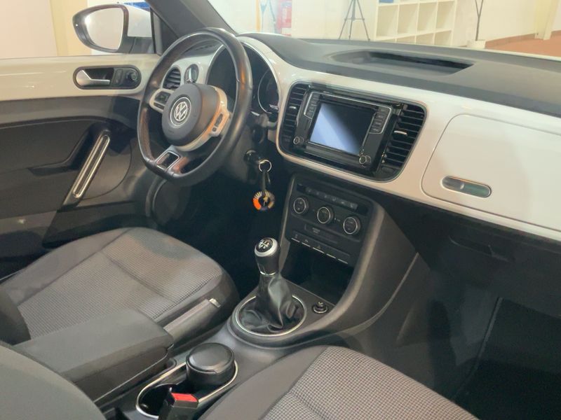 Volkswagen Beetle 1.2 TSI Design BlueMotion Tech 2015 – снимка 18