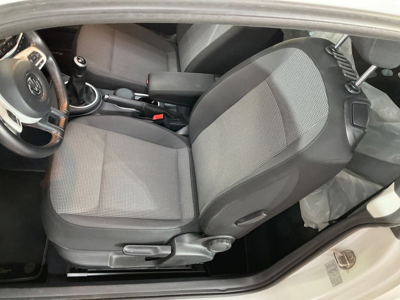 Volkswagen Beetle 1.2 TSI Design BlueMotion Tech 2015 – снимка 25
